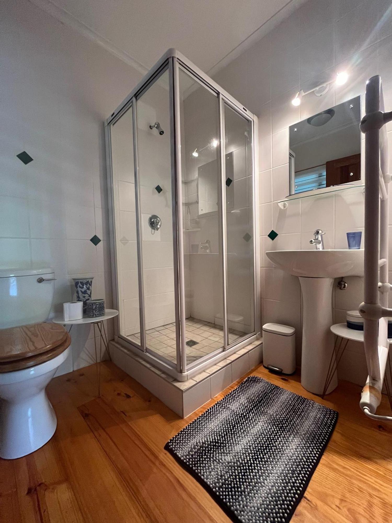 Peaceful Guest With Balcony Views And Garden Setting Brenton-on-Sea