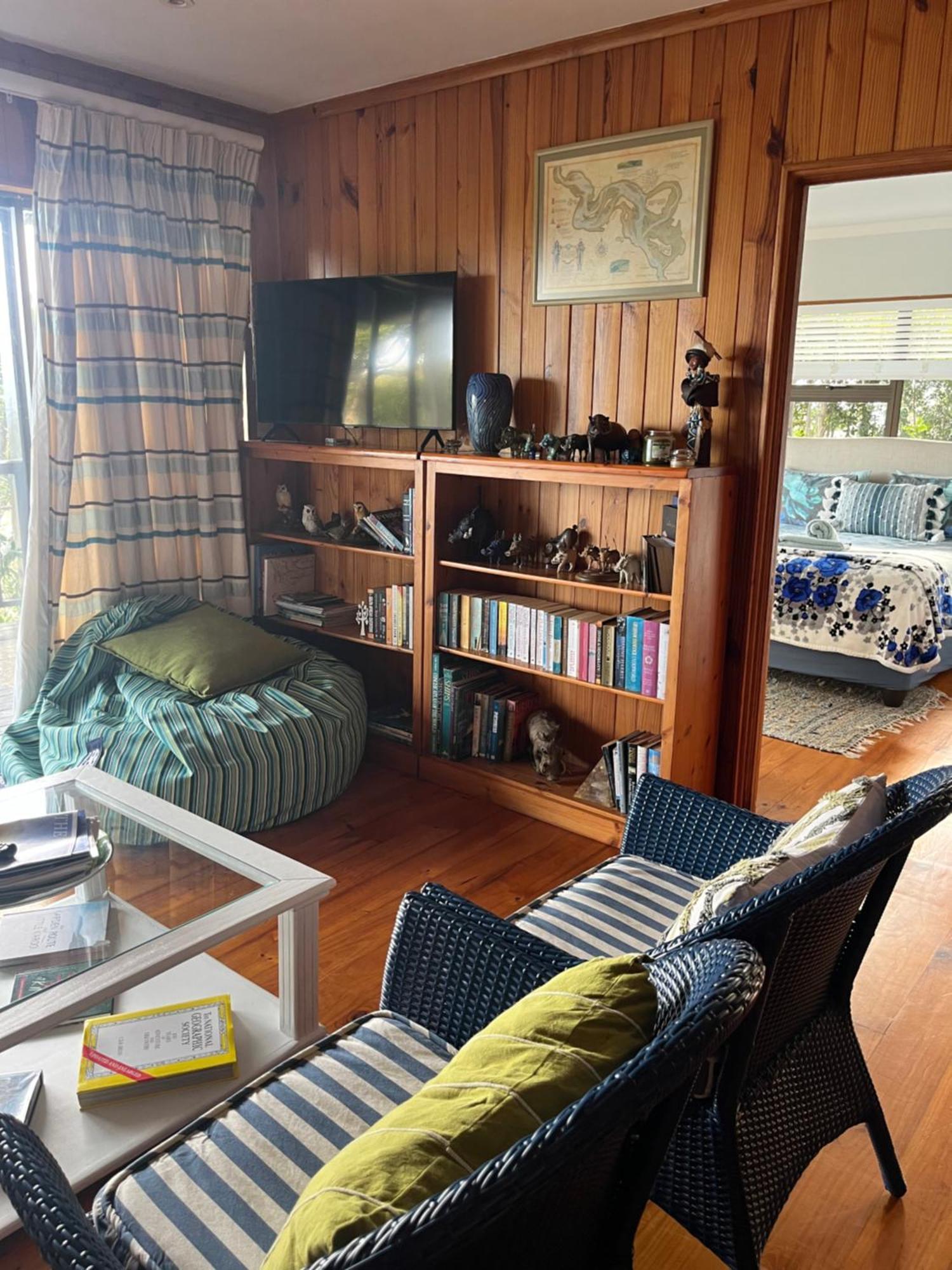 Peaceful Guest With Balcony Views And Garden Setting Brenton-on-Sea